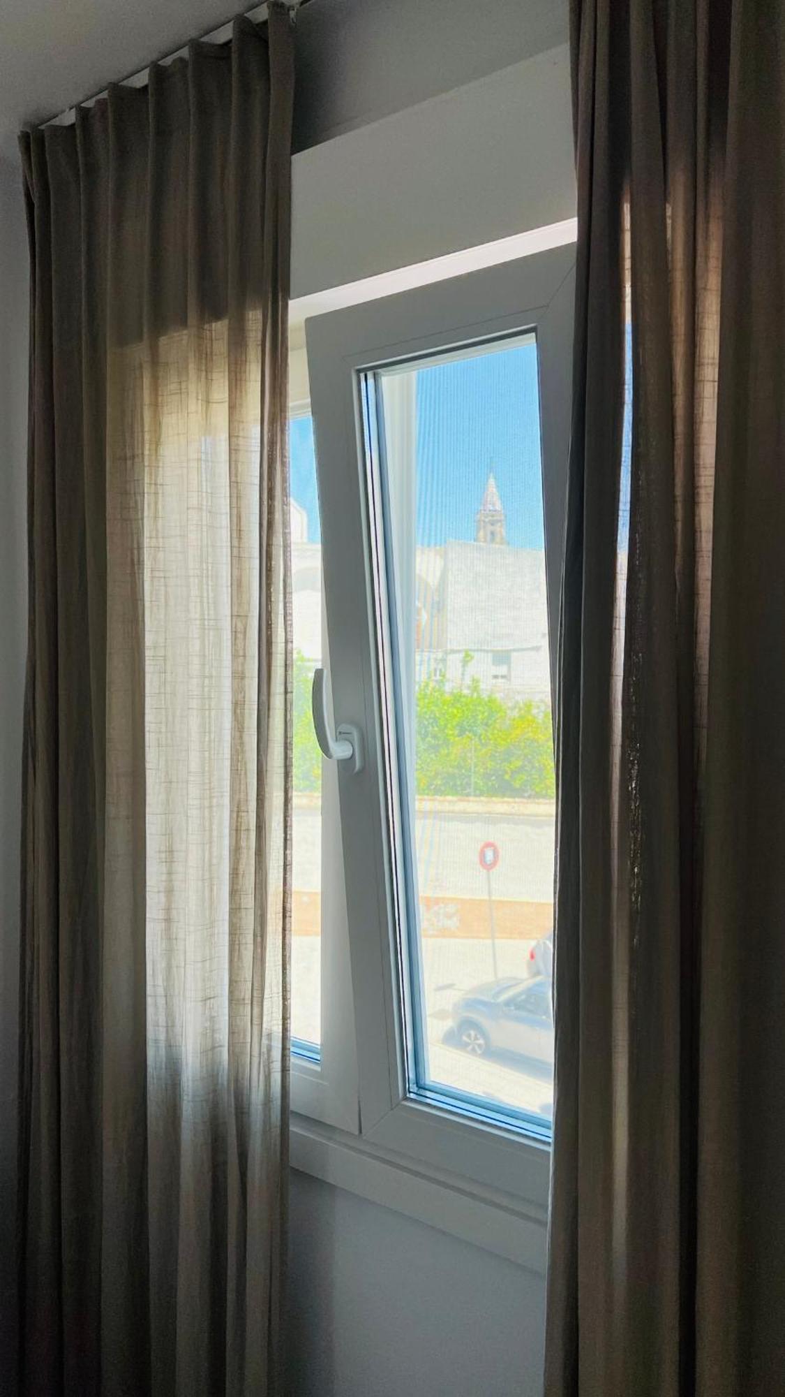 Altos De Jerez & Parking Privado Apartment เฮเรซ เด ลาฟรอนเตรา ภายนอก รูปภาพ