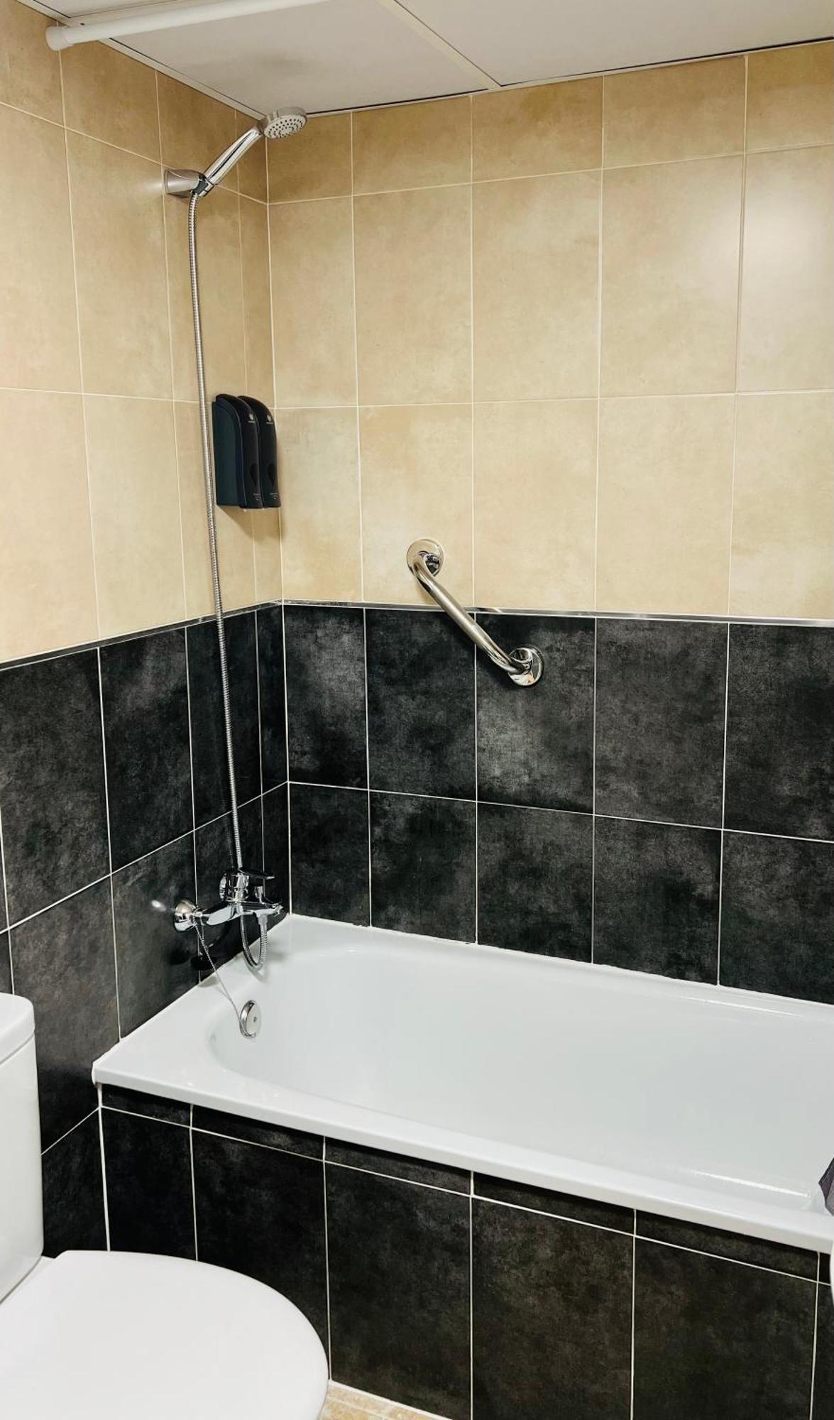 Altos De Jerez & Parking Privado Apartment เฮเรซ เด ลาฟรอนเตรา ภายนอก รูปภาพ